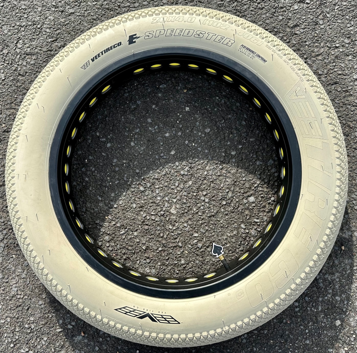 Bicycle_tire_speedster_20x4_Fatbike_limited_edition_sand_6