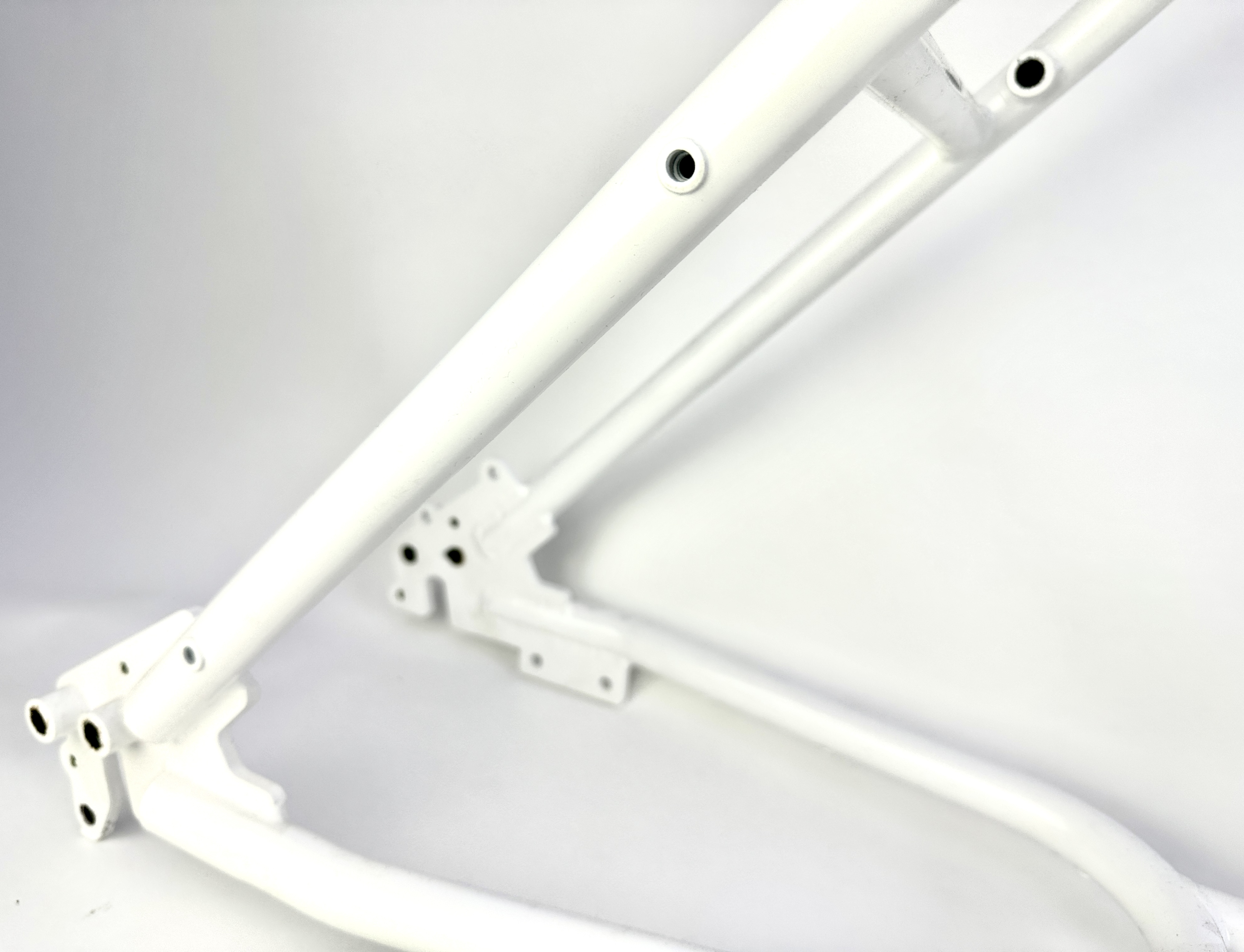 Original UDX hardtail frame, white