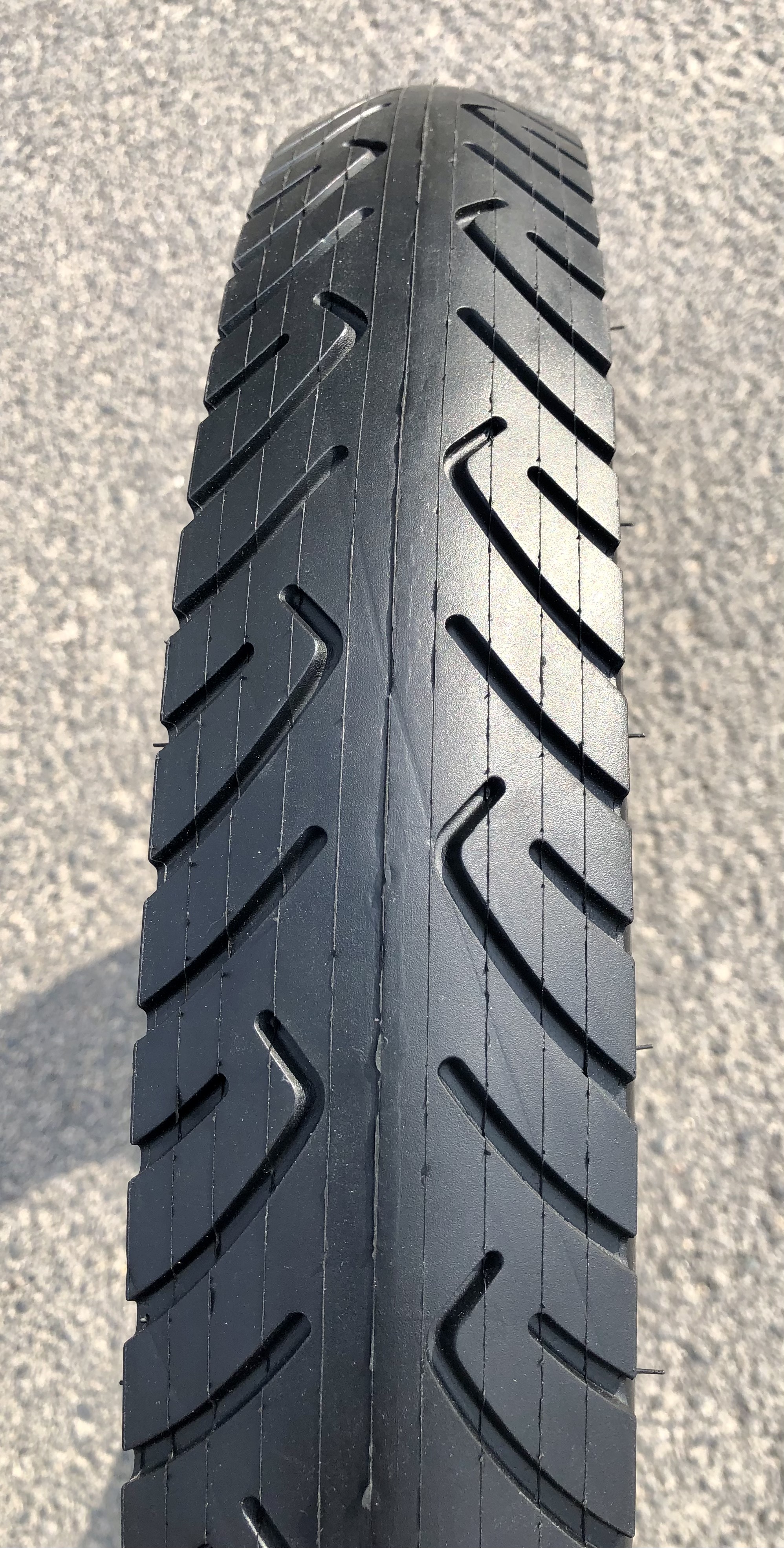 Tire_Kenda_Kraze_20x3_3