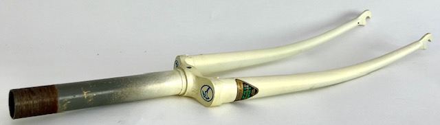 Gazelle bicycle fork with Campagnolo dropouts 28 inch shaft length: 165 mm light ivory