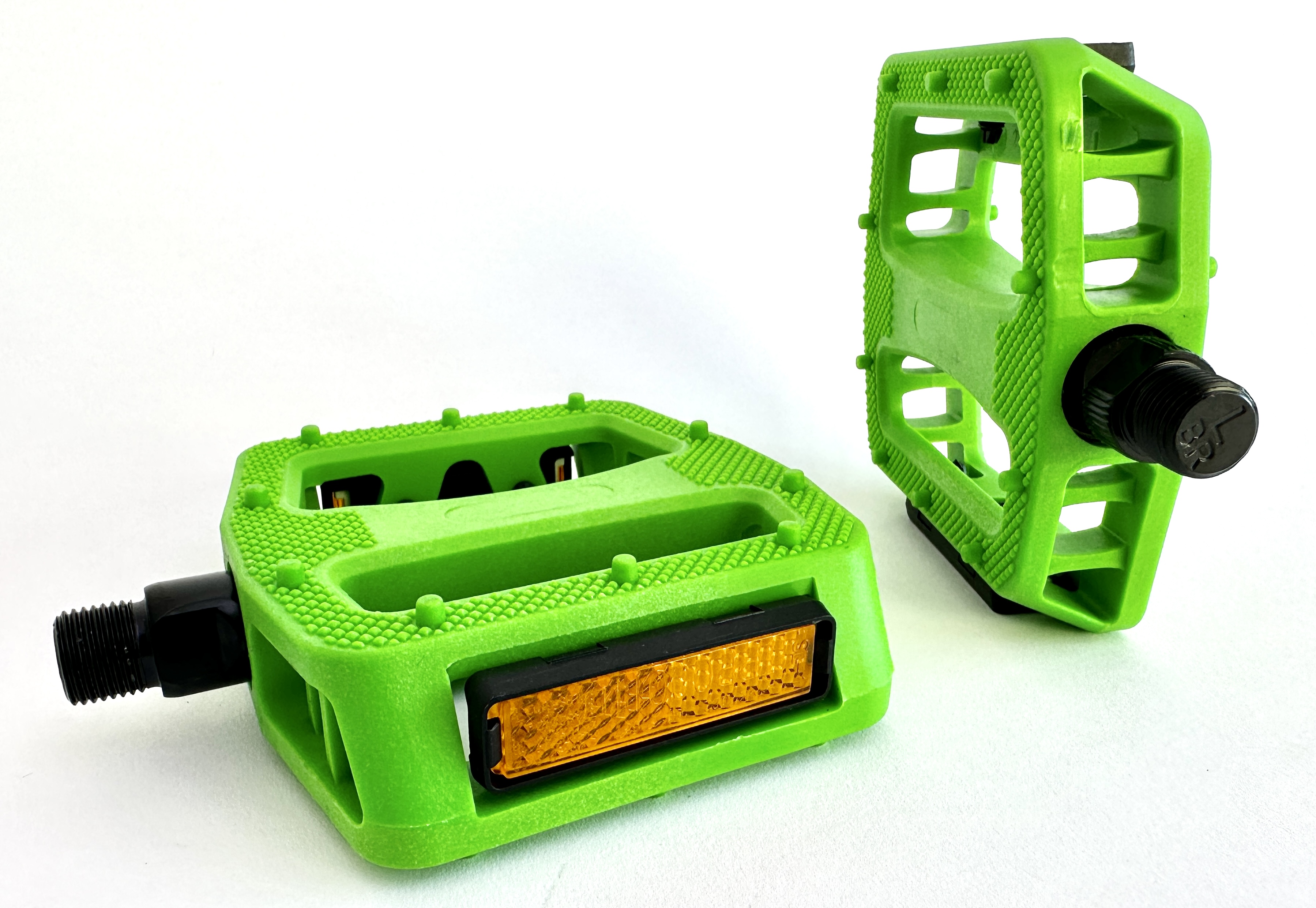 Pedale_Kunststoff_grun_a
