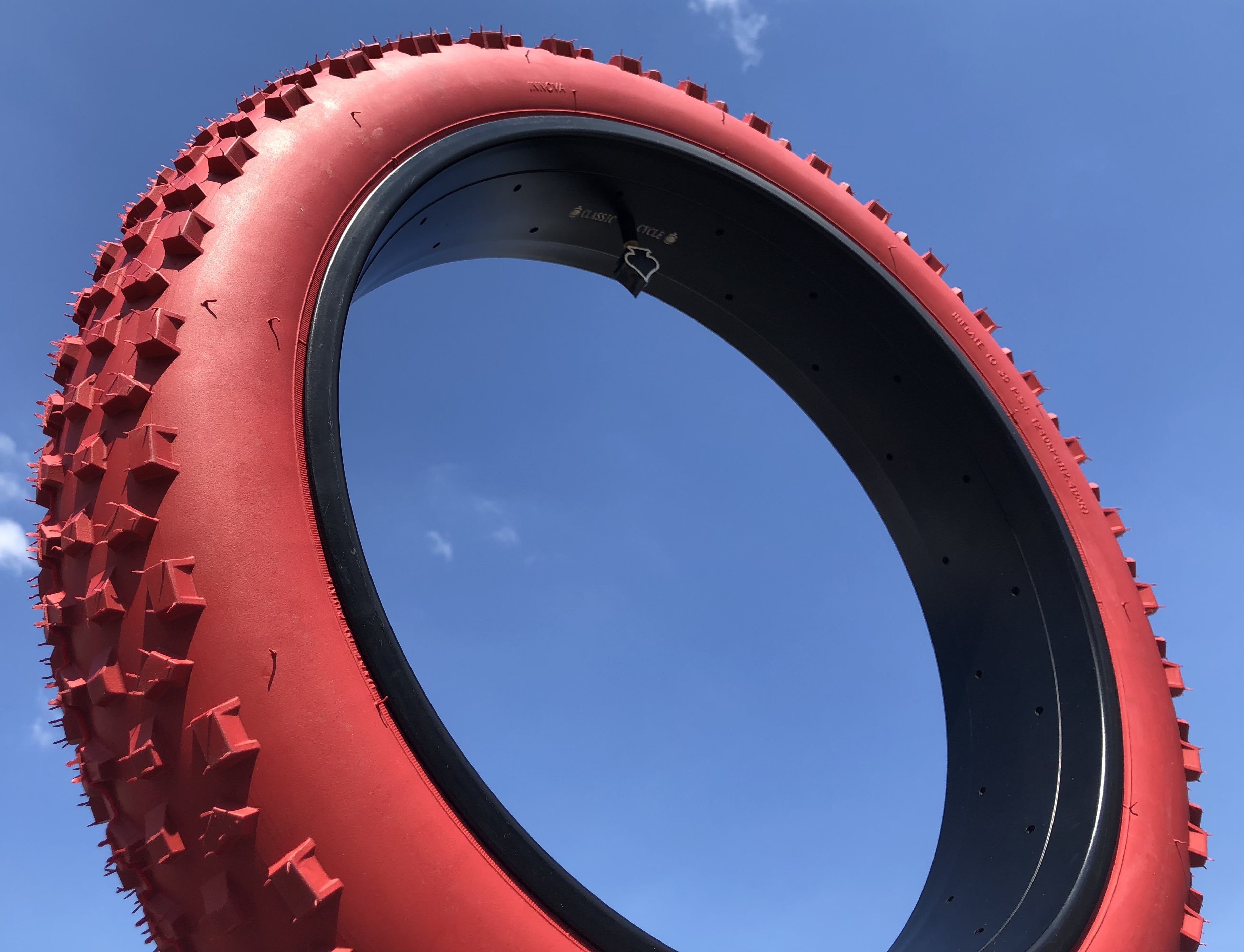 Fatbike_20x4-0_tire_red_Rocker_7
