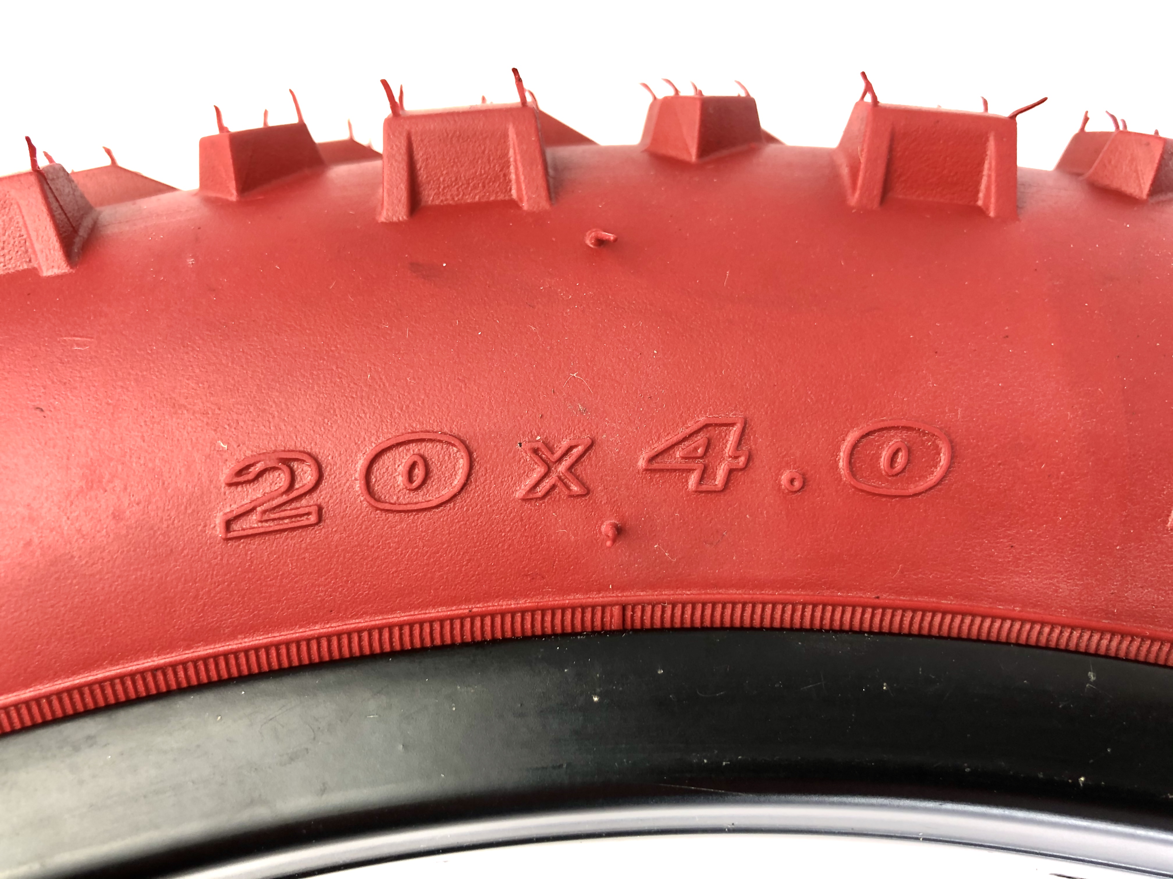 204 Tire 20 x 4  red