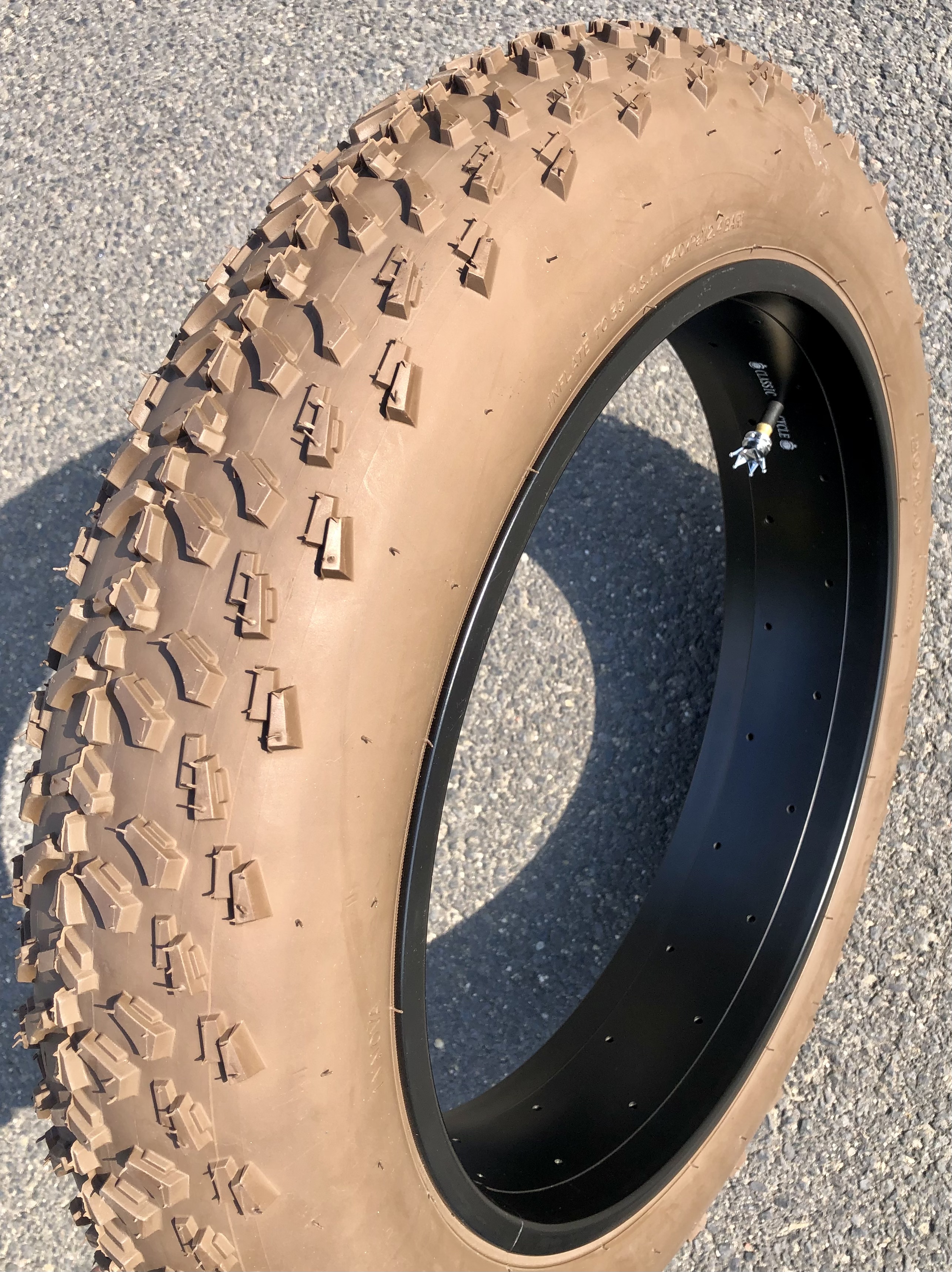 Fatbike_20x4-0_tire_brown_5