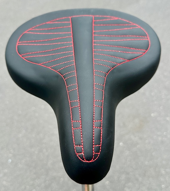 70s Cruiser Saddle Classic Alfa Italy black with red topstitching