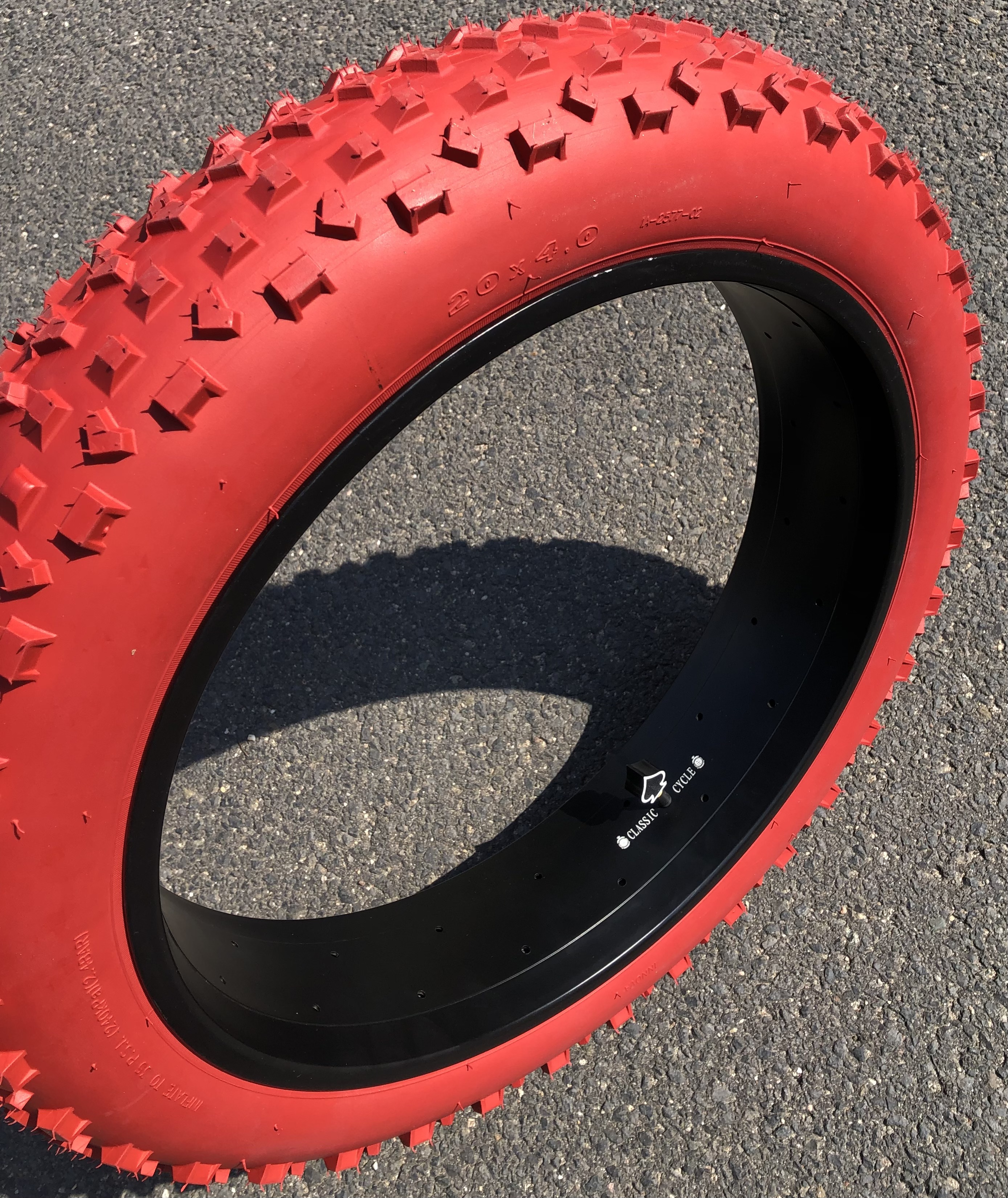 Fatbike_20x4-0_tire_red_Rocker_2