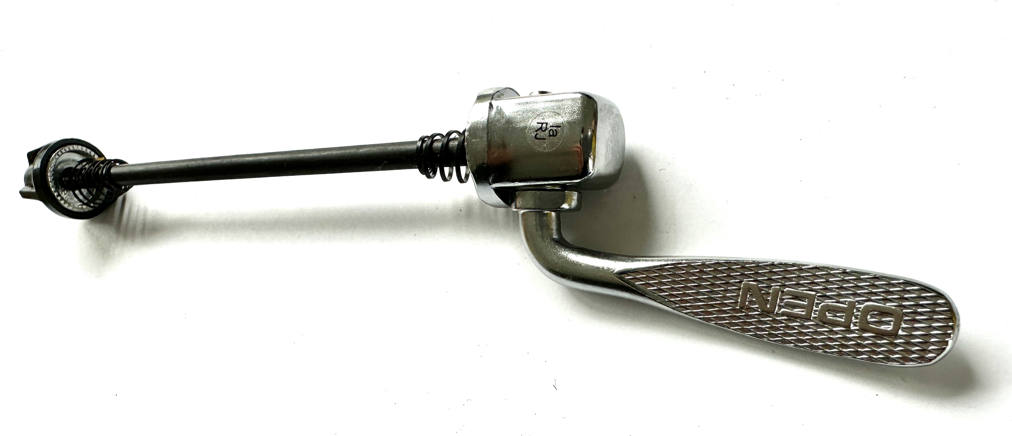 Shimano_Schnellspanner_silber_eckig_a