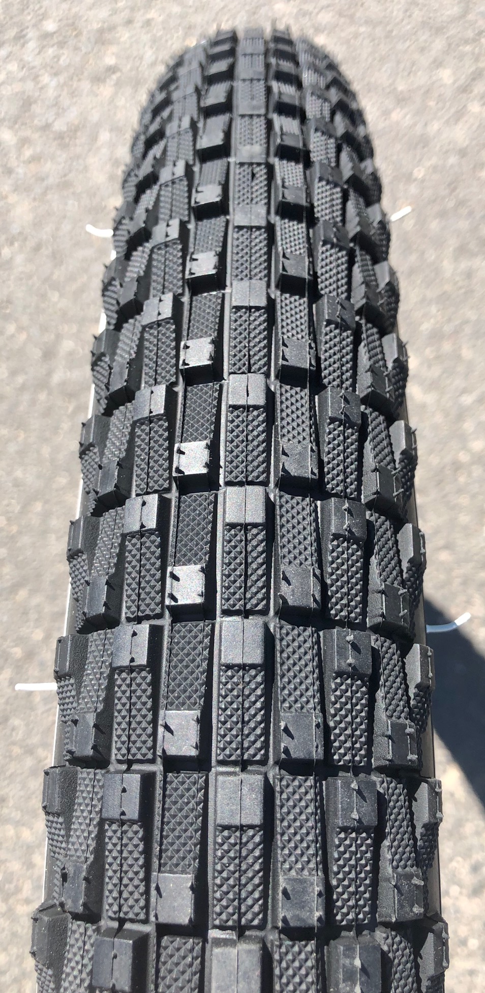 Berm-Master-26x2-35-weisswand-Cruiser-Reifen3