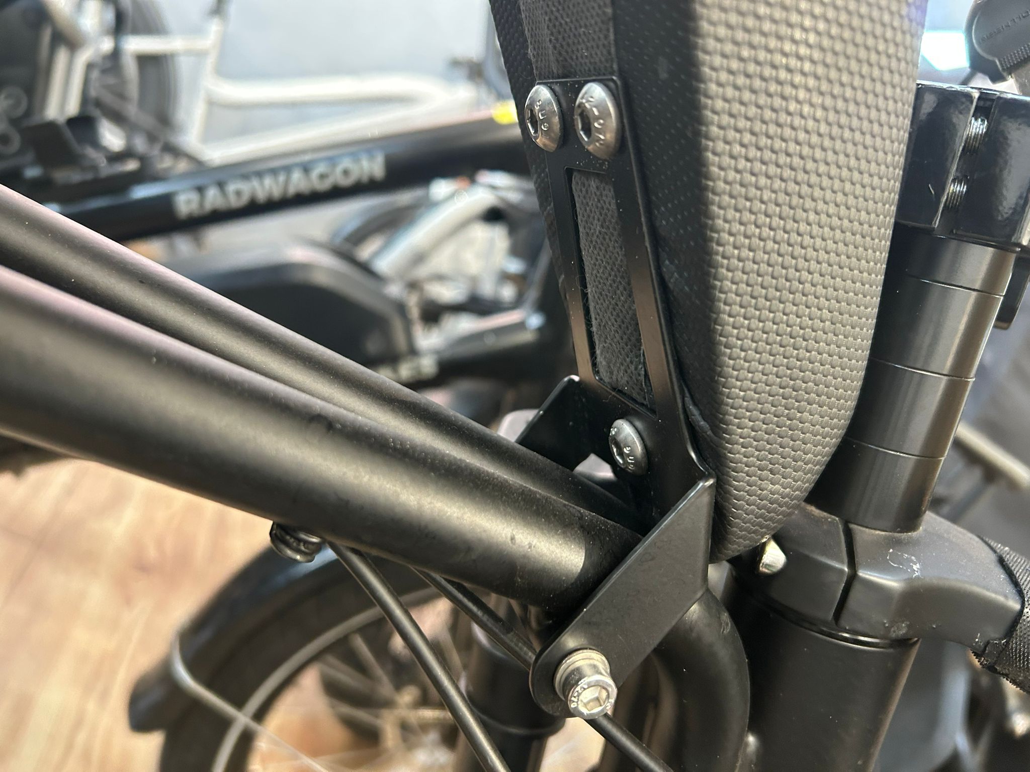 UD Seat latch plastic clip