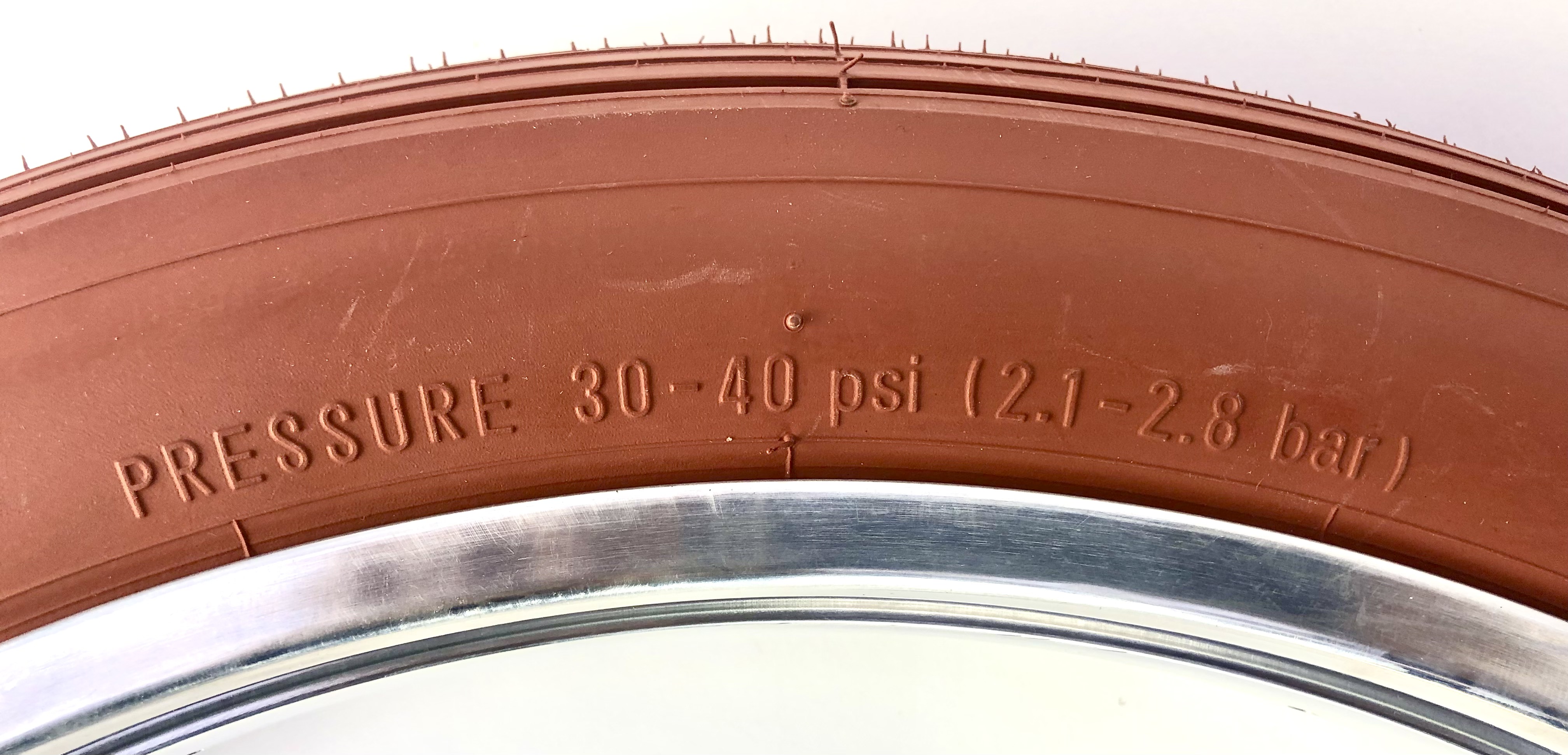 Fatbike_24x3_Thick-Brick_red_Low-Rider_Tire_3