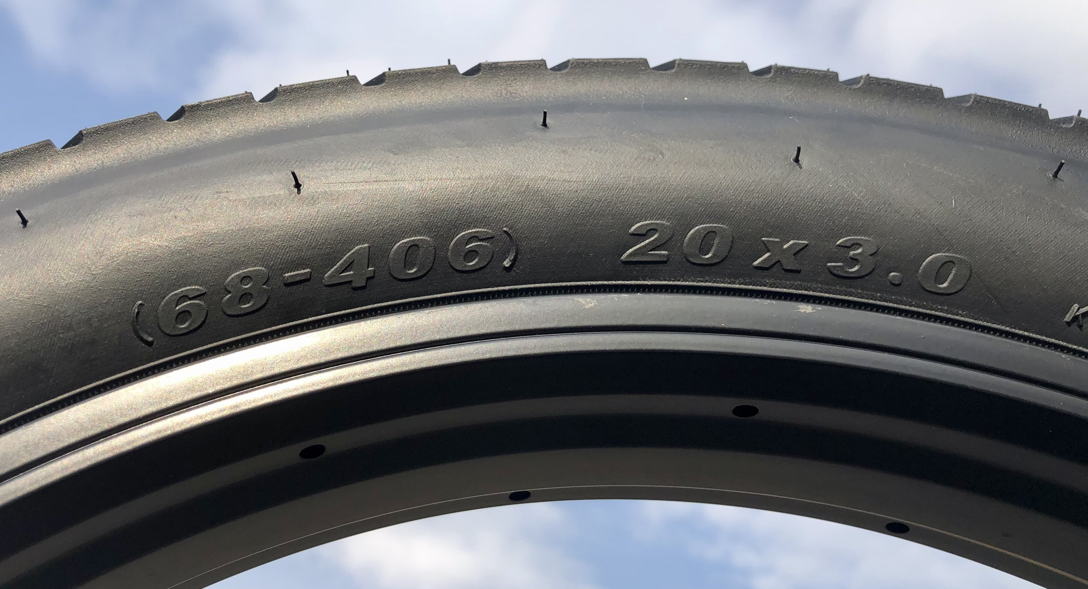 Tire_Kenda_Kraze_20x3_4