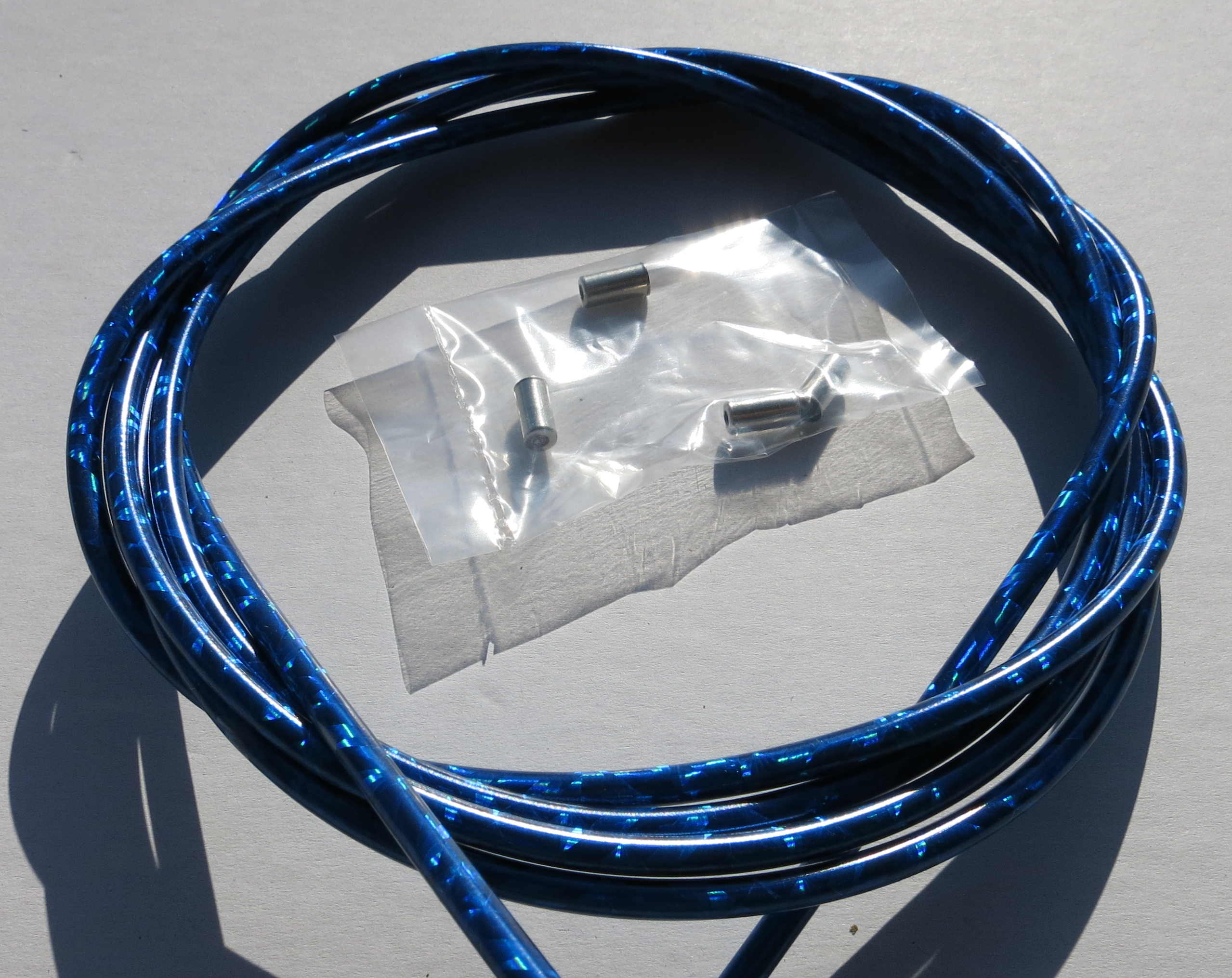 Outer Cable Housing Glittering Blue Metallic 2,50 m 5 mm