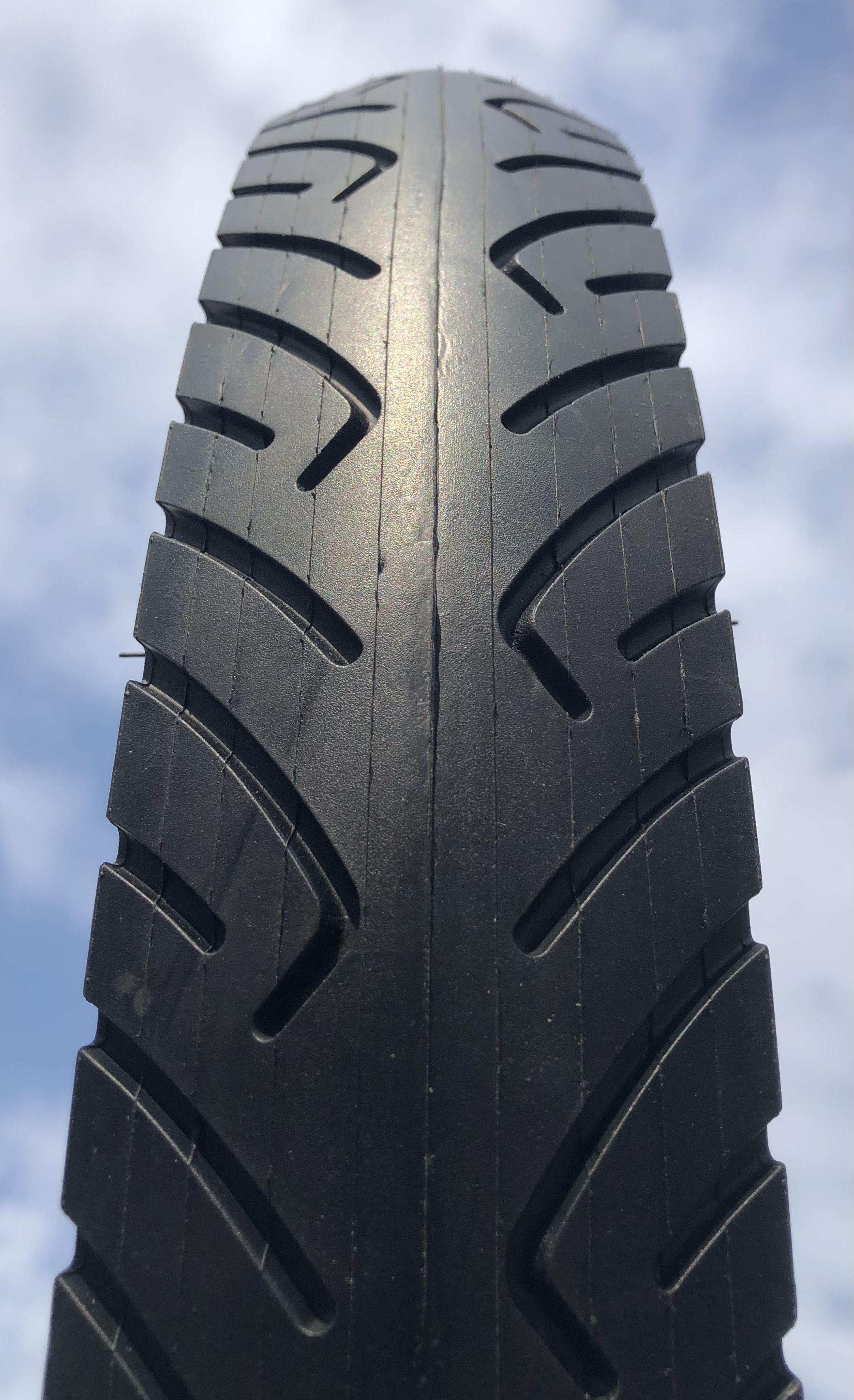 Tire_Kenda_Kraze_20x3_5