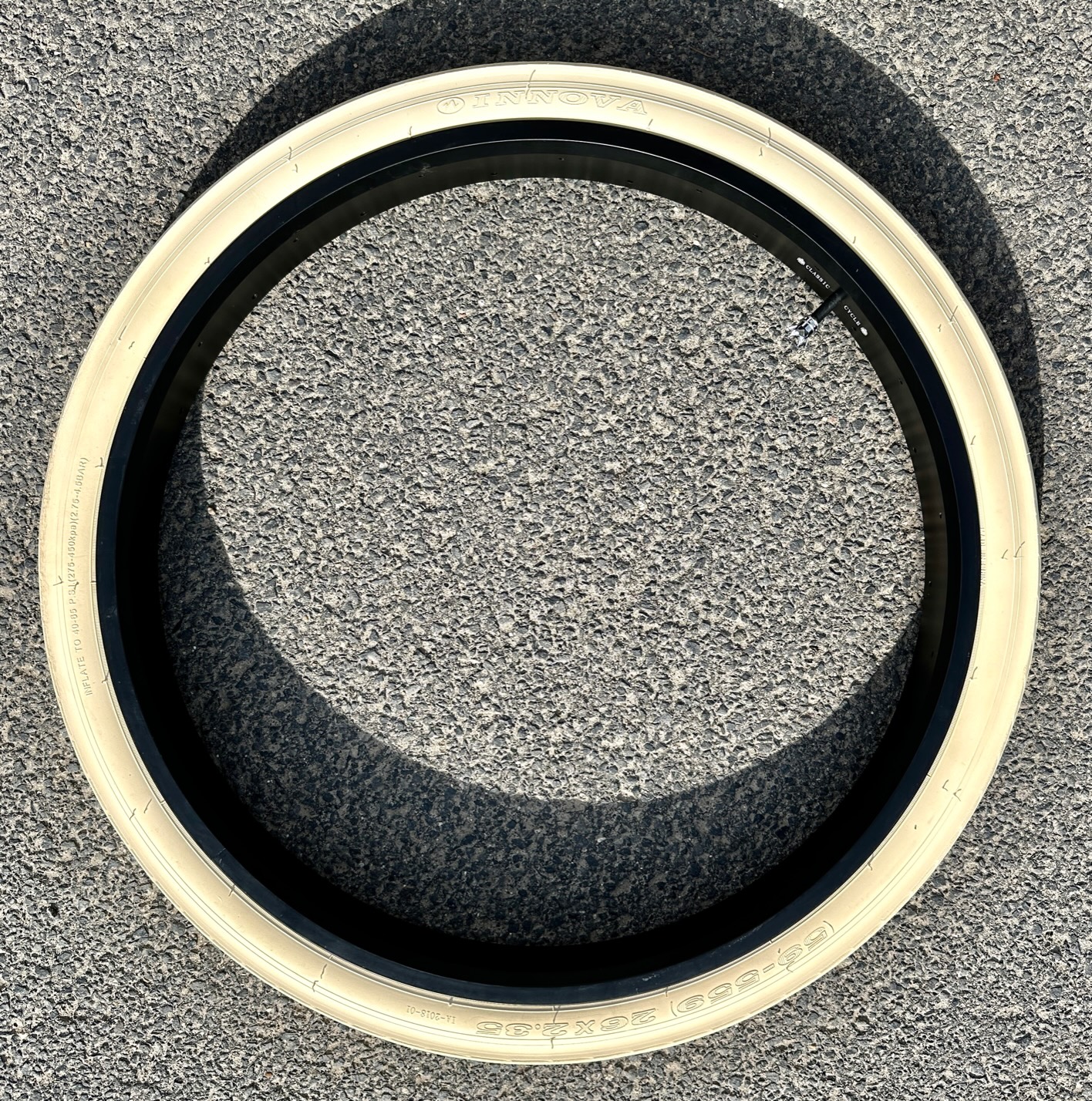 Tire_Street_Hog_26x2-35_creme_d