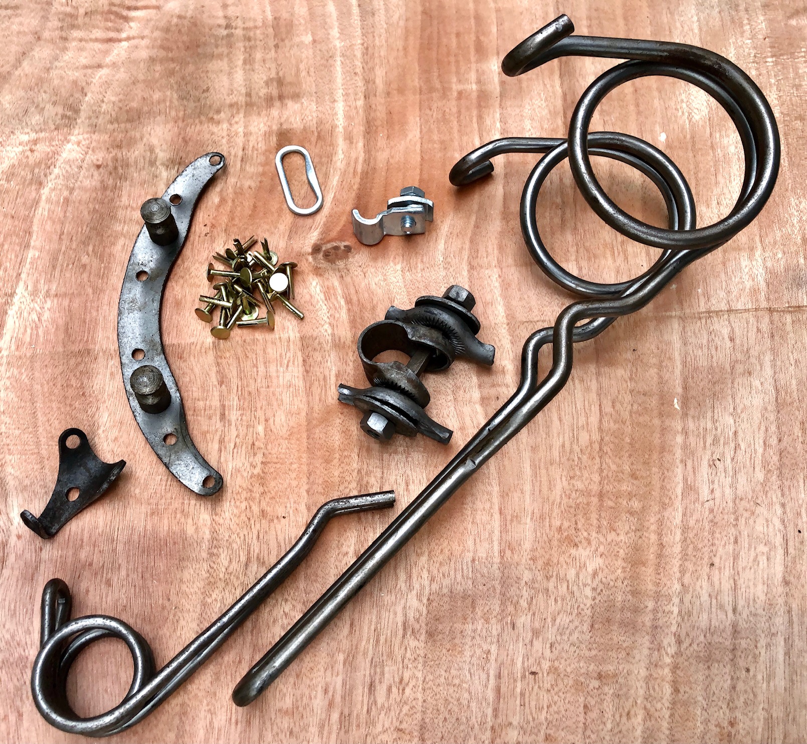 saddle_rail_hammock_frame_set_rivets_clamp1