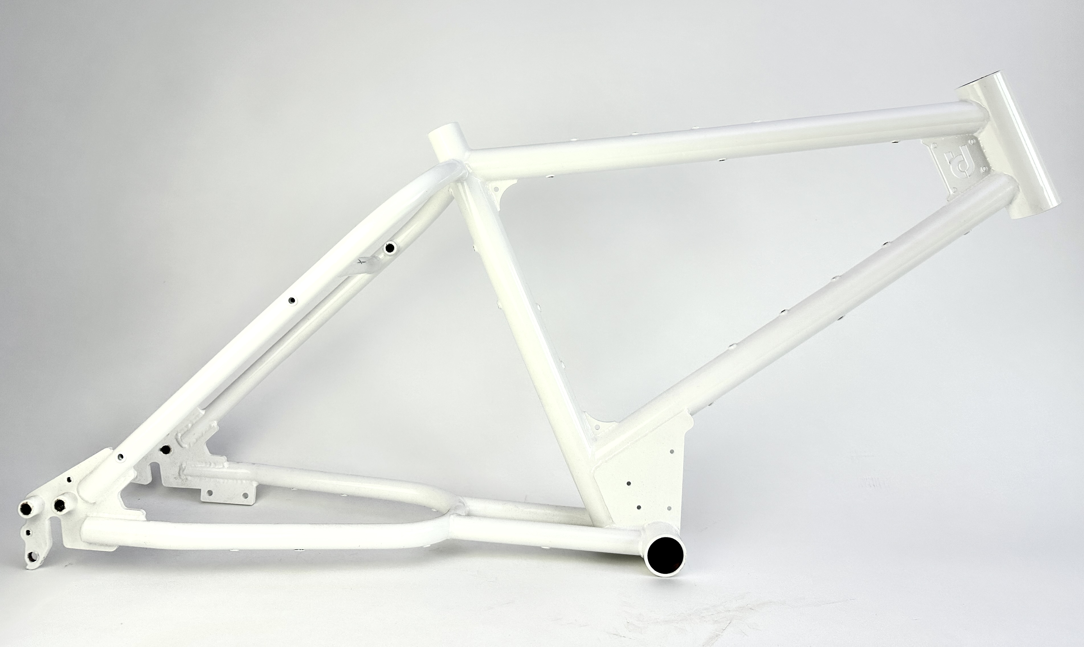 Original UDX hardtail frame, white