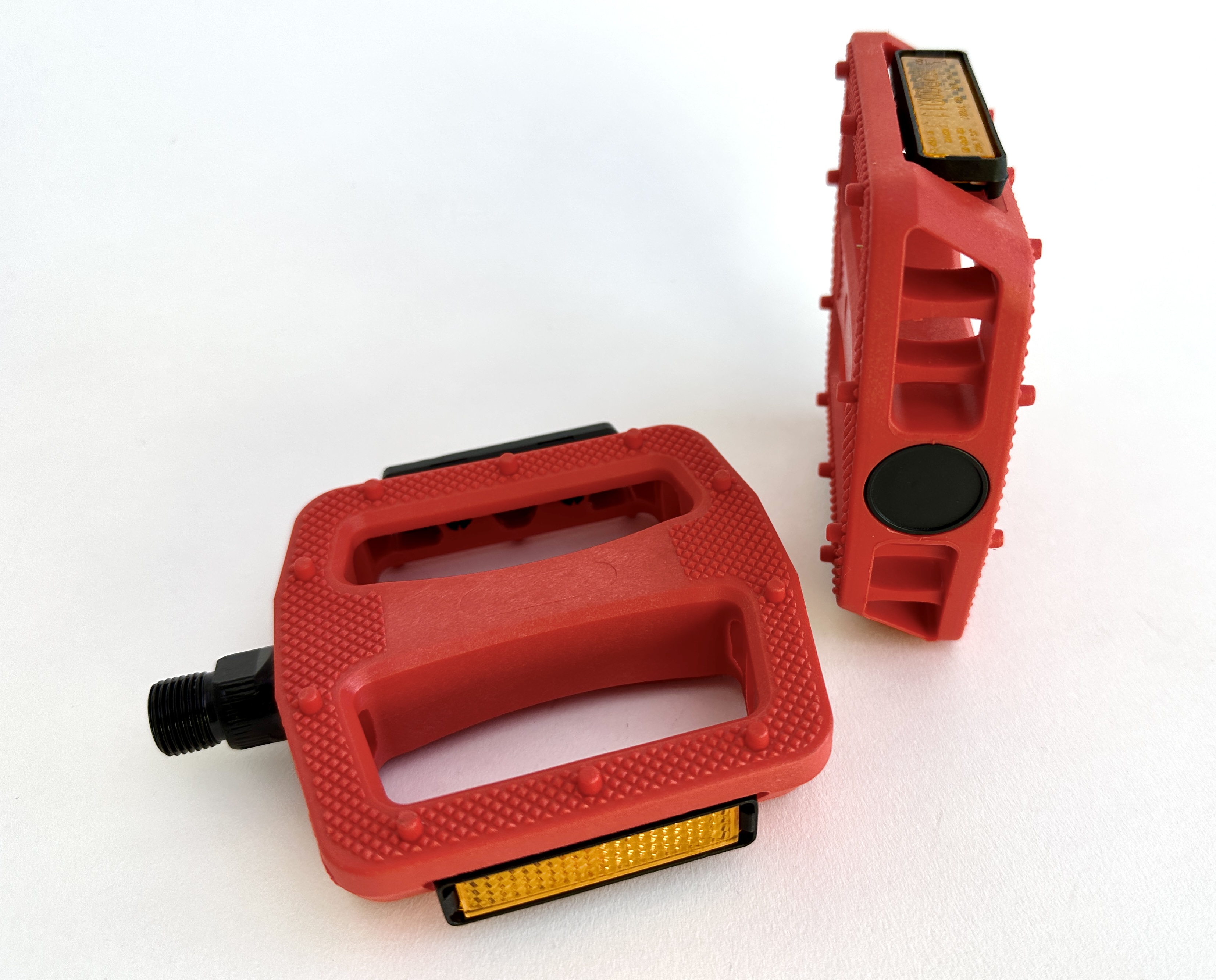 Pedals plastic 9/16 with reflectors, red