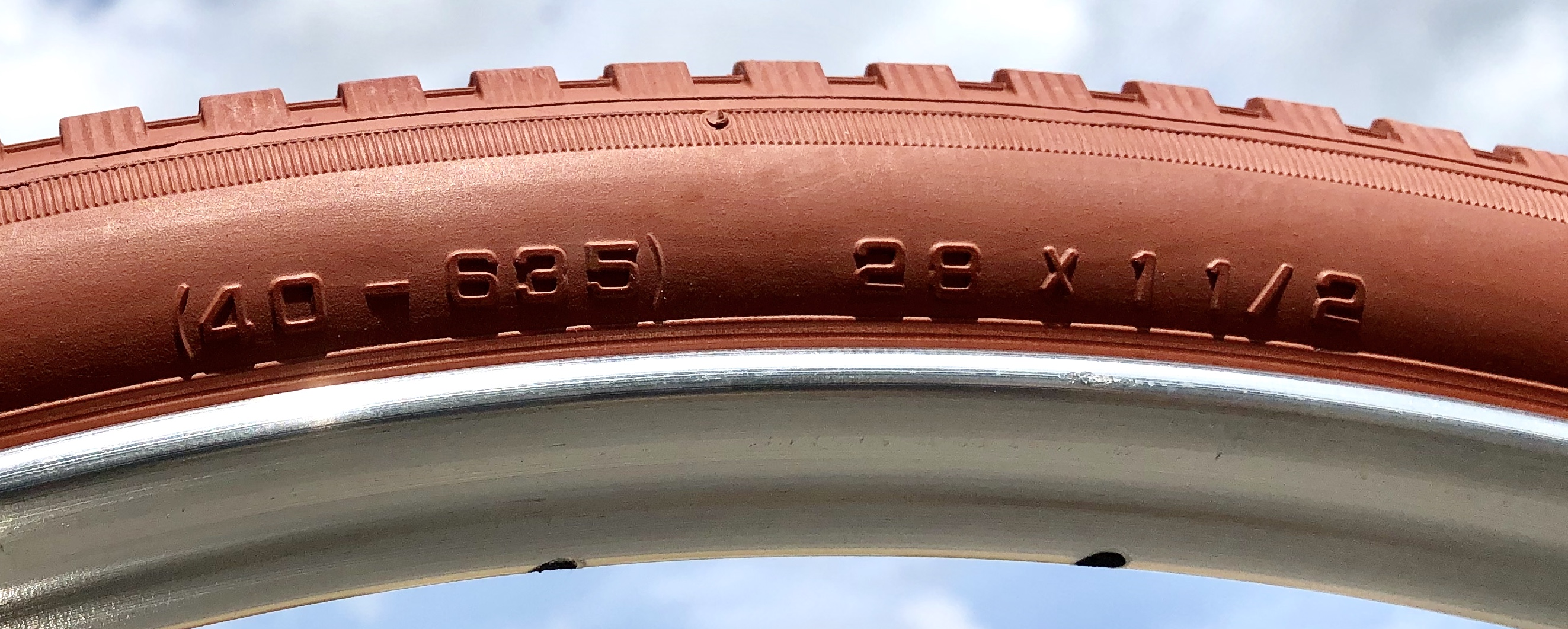 28x1 1/2  40x635 Tires Clay Brick RED Color