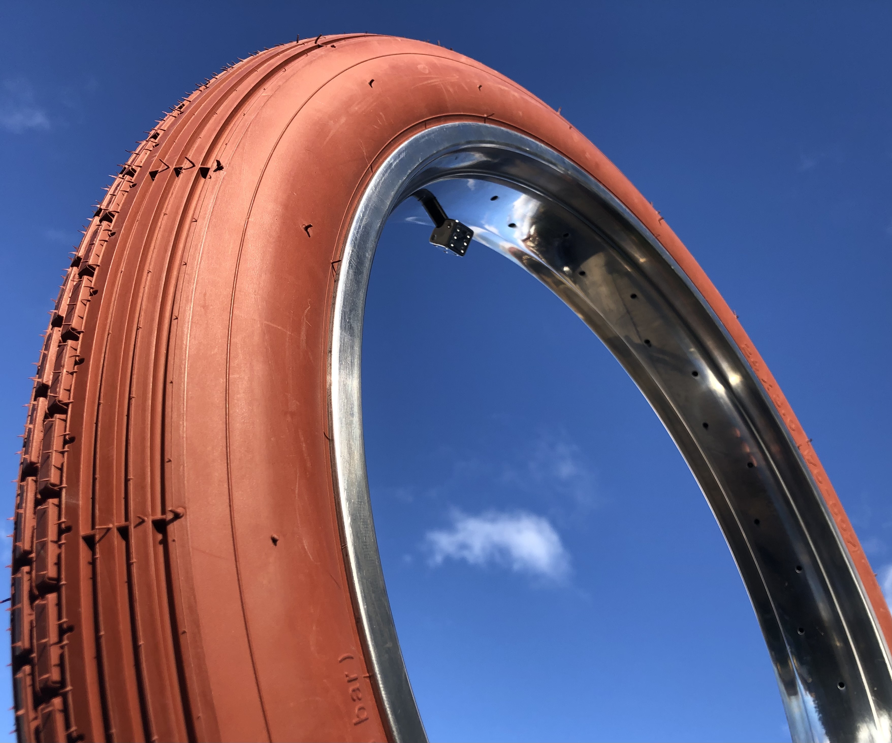 Fatbike_24x3_Thick-Brick_red_Low-Rider_Tire_120NEWRXukw5odx