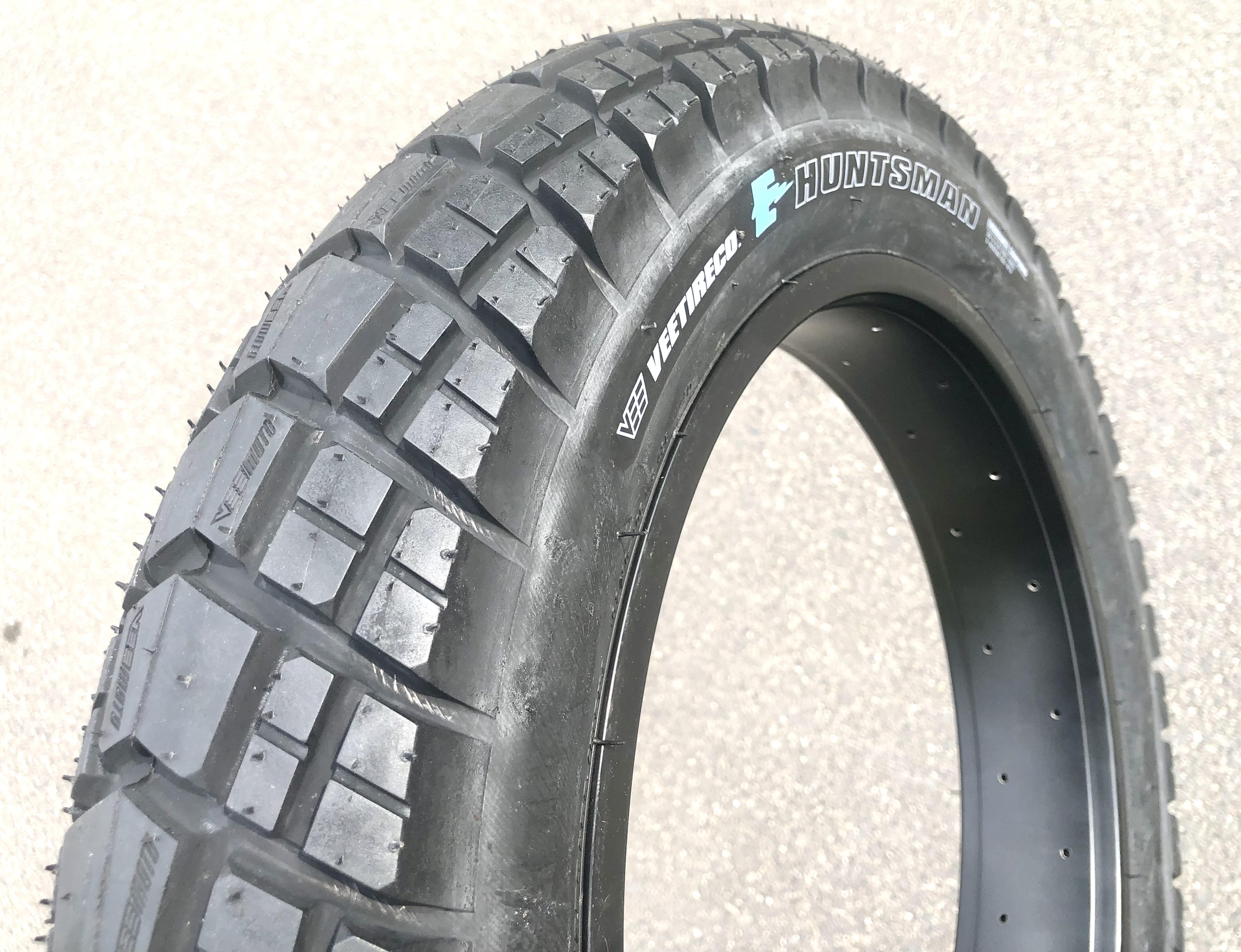 204_Fatbike_tire_Huntsman_20x4_customize_a