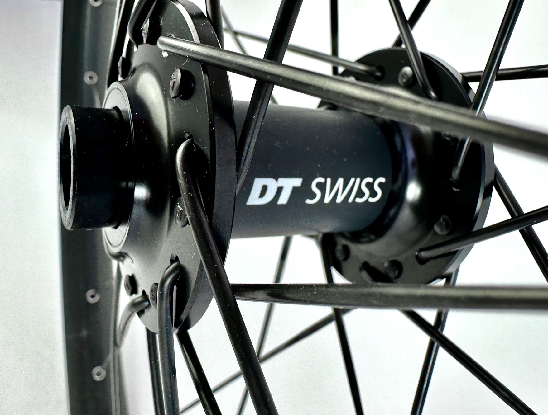 DT Swiss H1950 Classic Hybrid aluminum front wheel 27" 650B 35mm