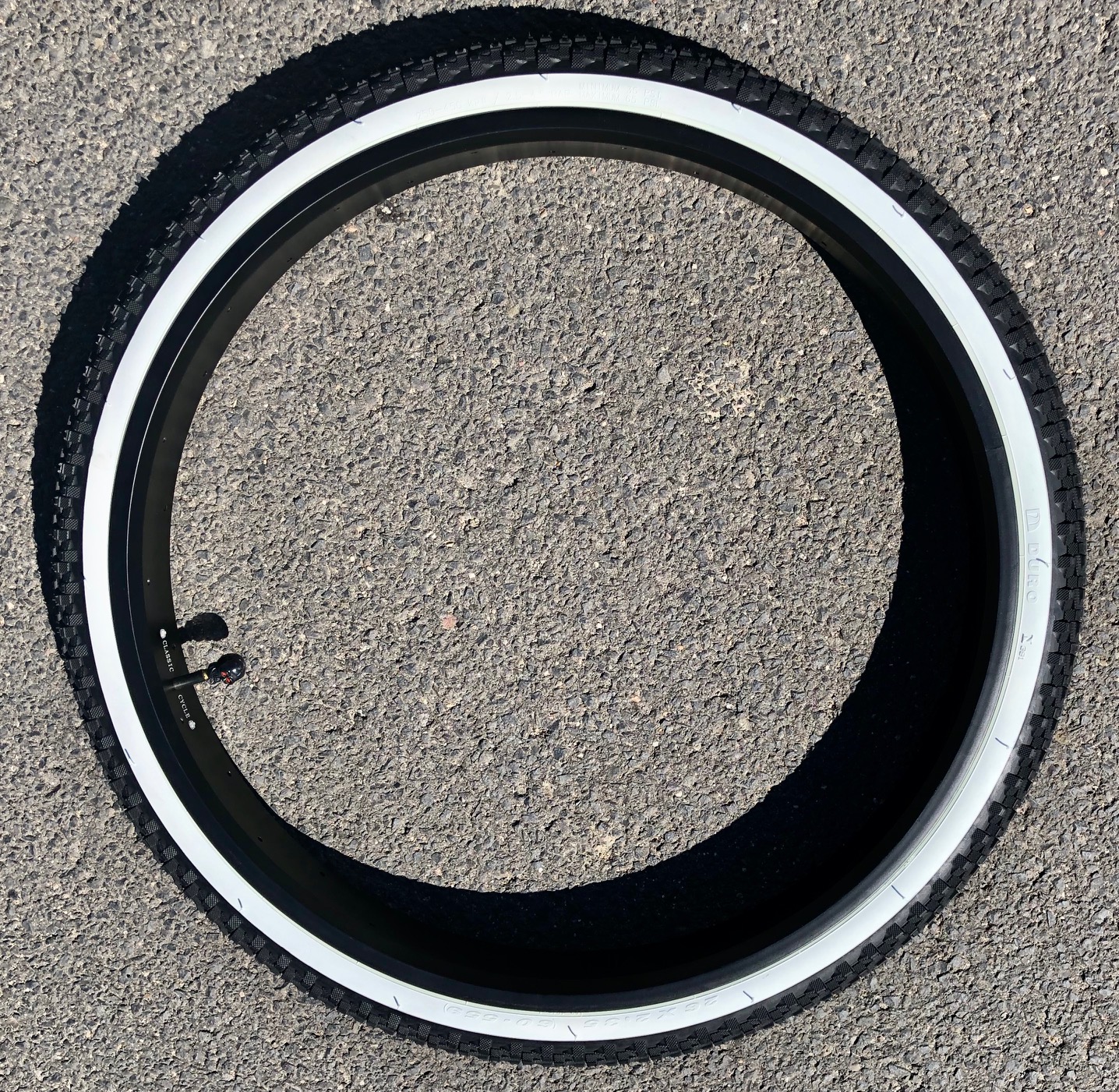 Tire Berm Master 26 x 2.35 whitewall