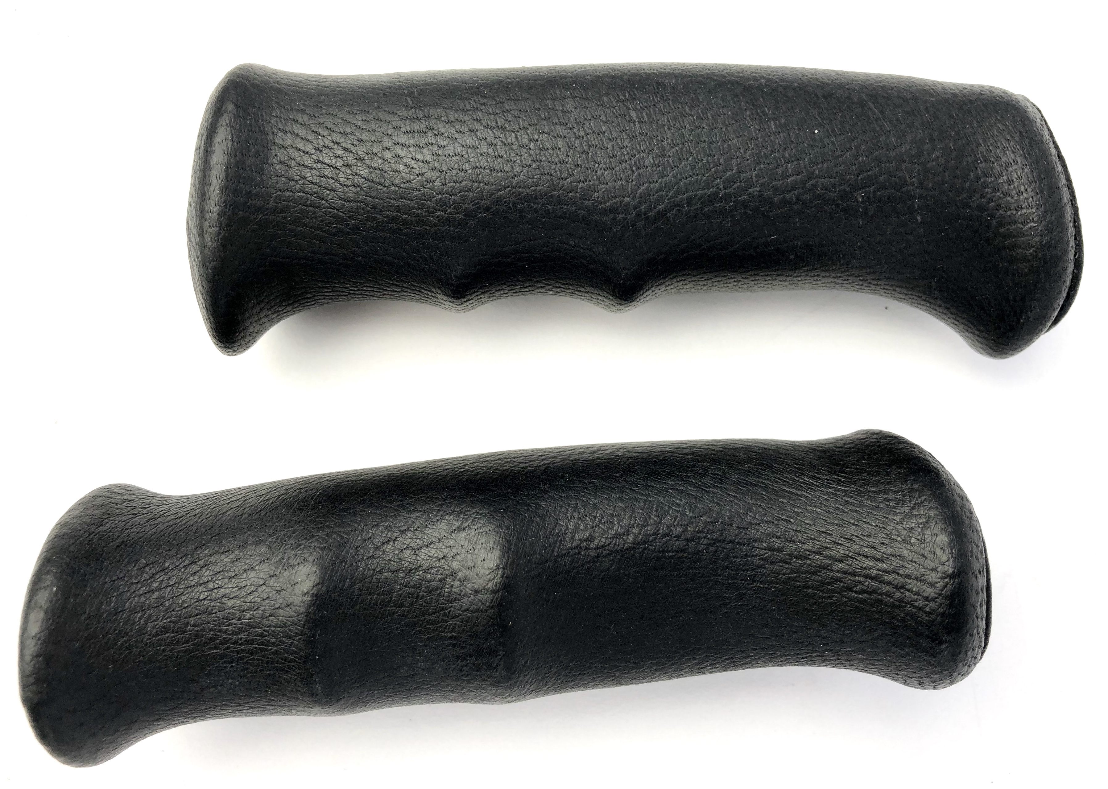 Real Leather Grips with finger troughs, black