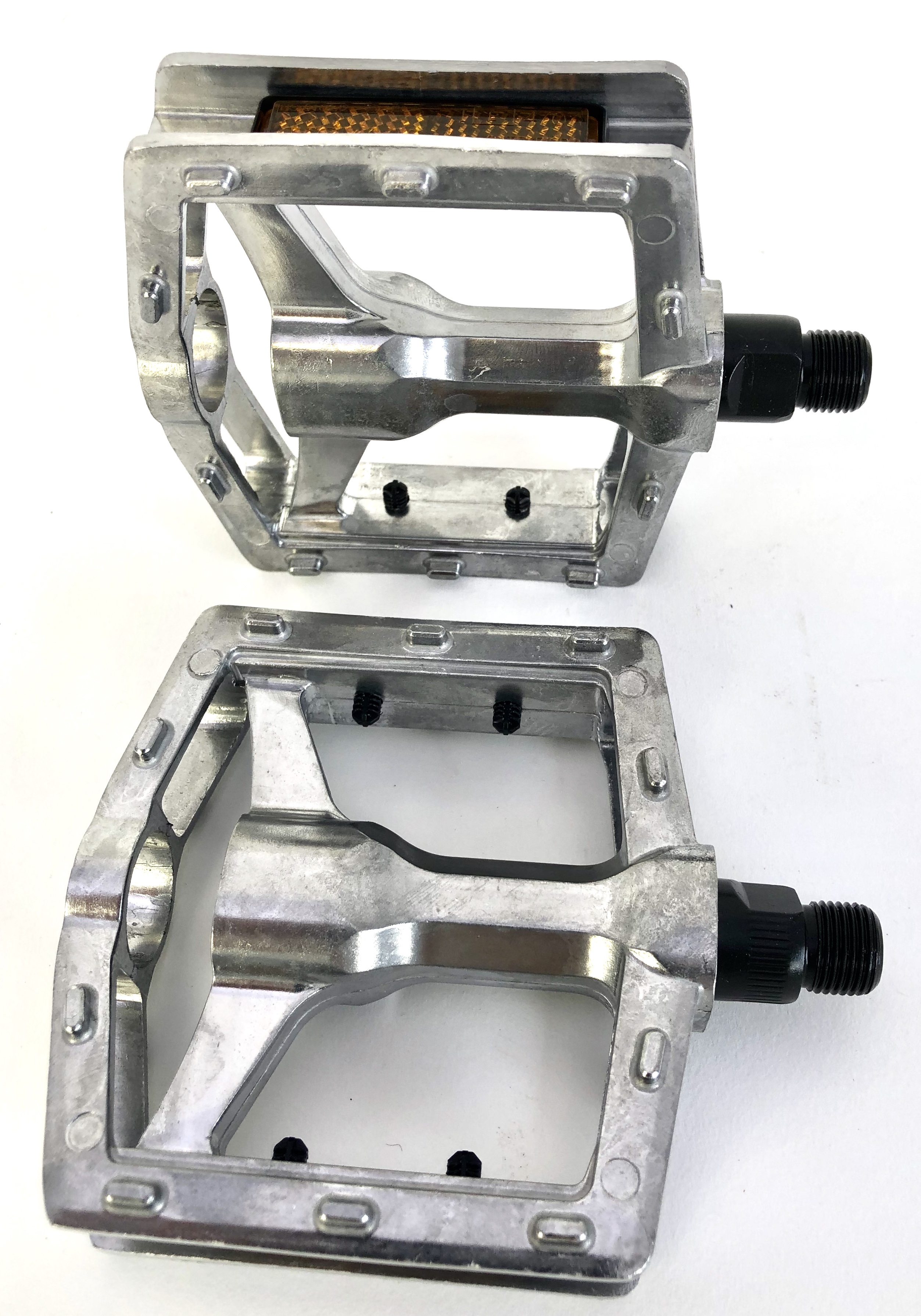 Alu Pedal  Inner Y with Reflector 9/16 inch silver