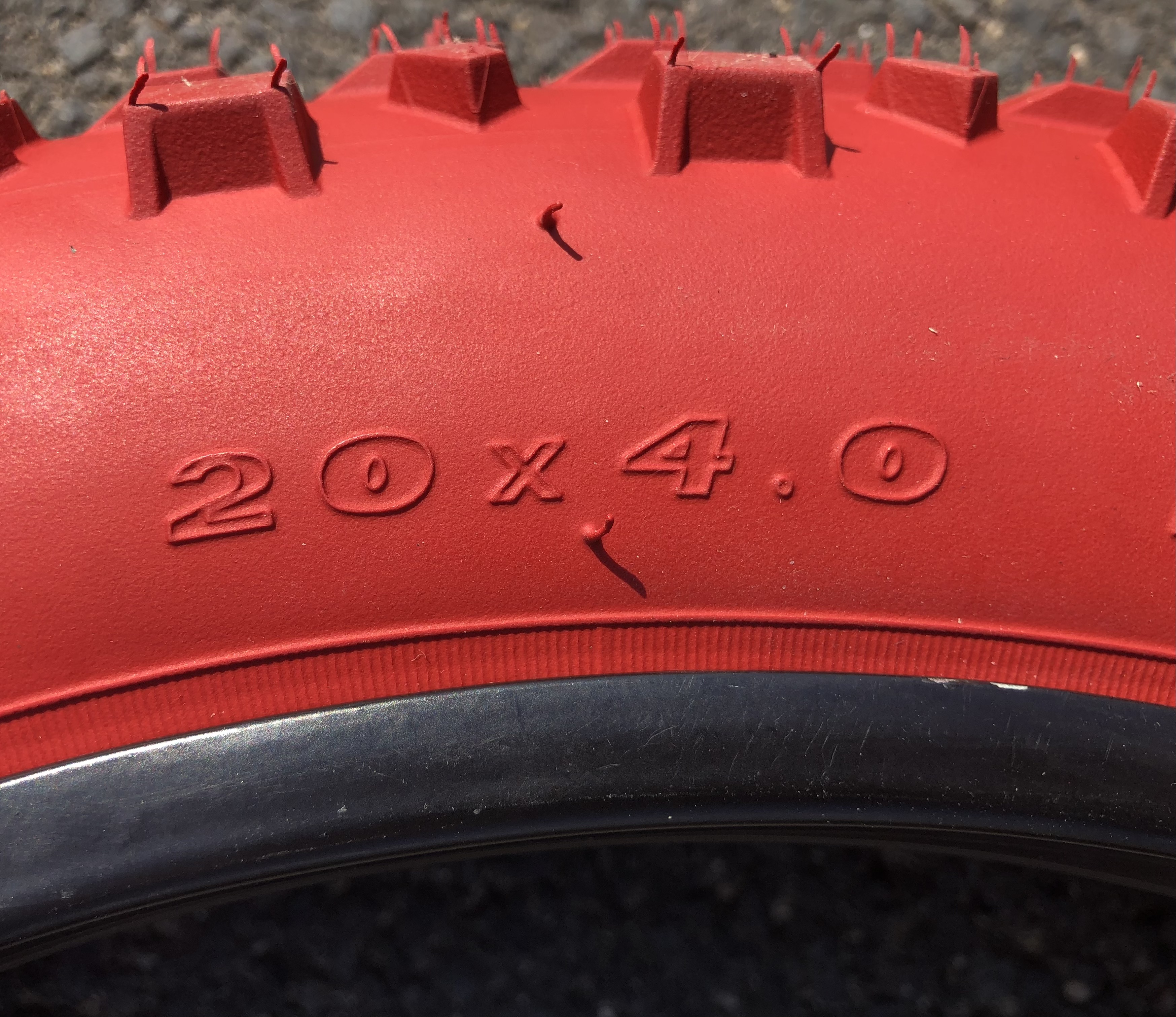 Fatbike_20x4-0_tire_red_Rocker_4