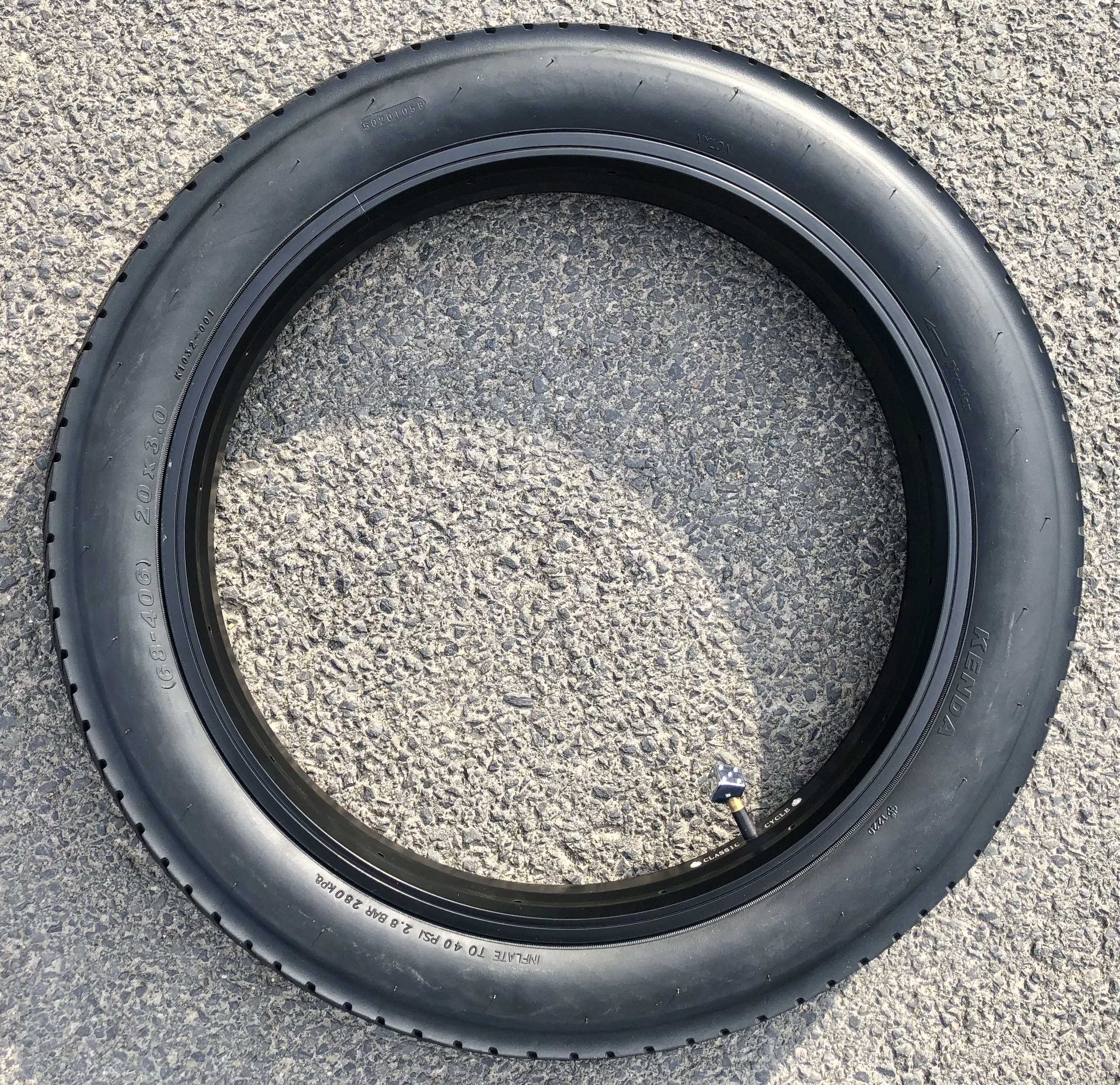 Tire_Kenda_Kraze_20x3_1