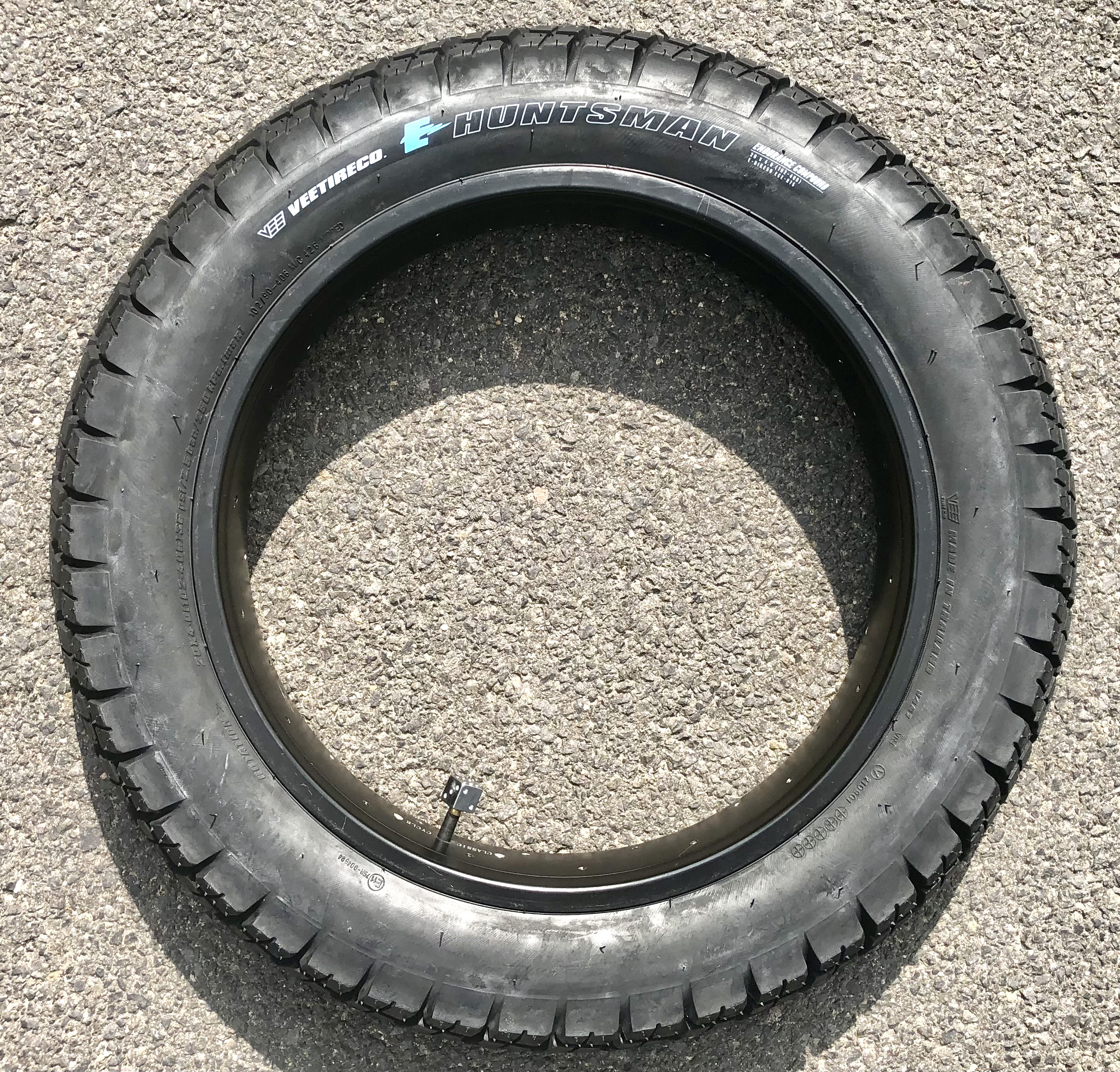 204  E-Huntsman Tire 20 x 4.0  inch pure black