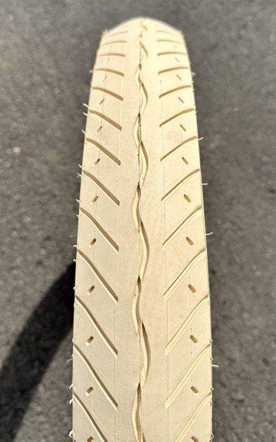 Bicycle_tire_fat_24x3_street_hog_cream_b
