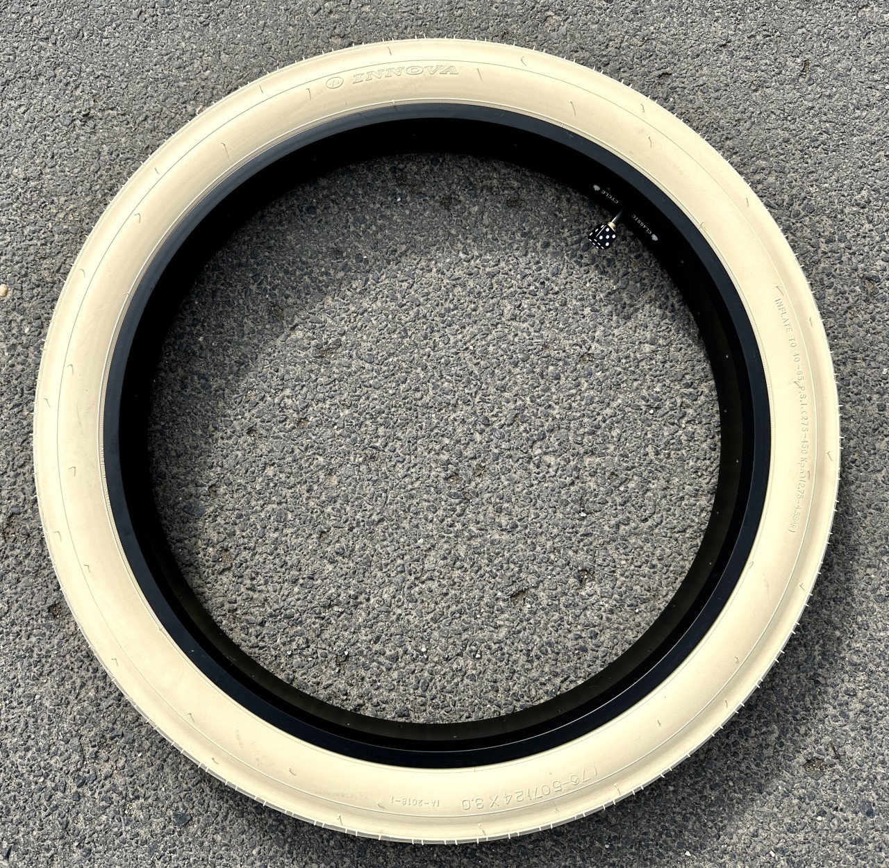 Tire Street Hog 24 x 3.0 cream | Y496